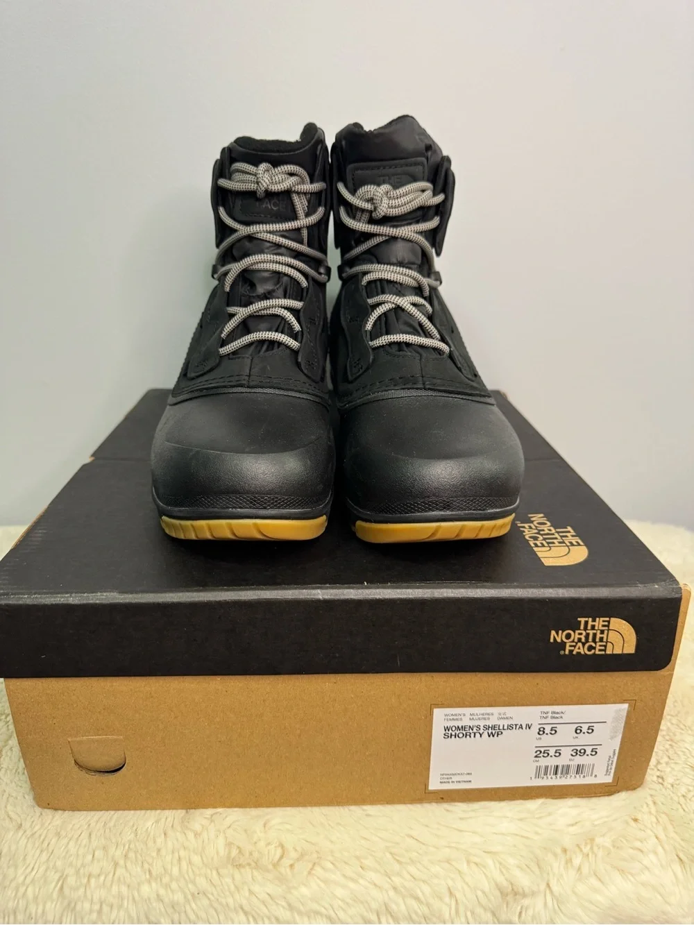 New in Box 🥾North Face Women's Shellista IV Shorty WP